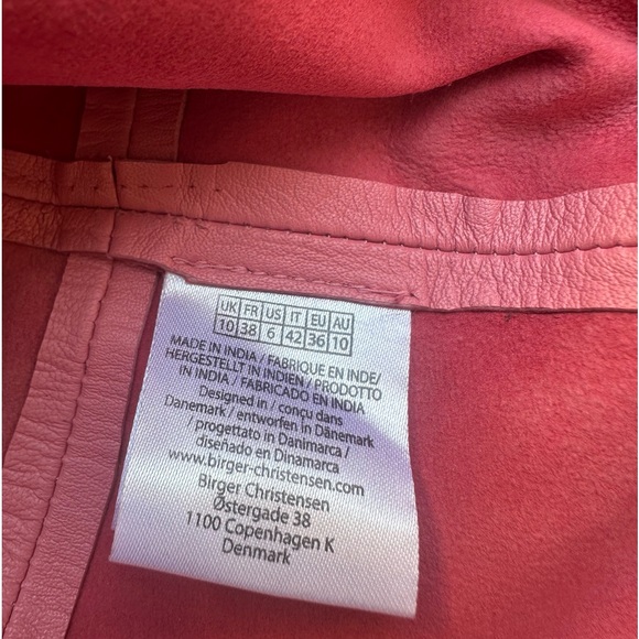 $310 REMAIN Birger Christensen
Sienna shirt NWT
100% sheep leather size 6 - Picture 8 of 12